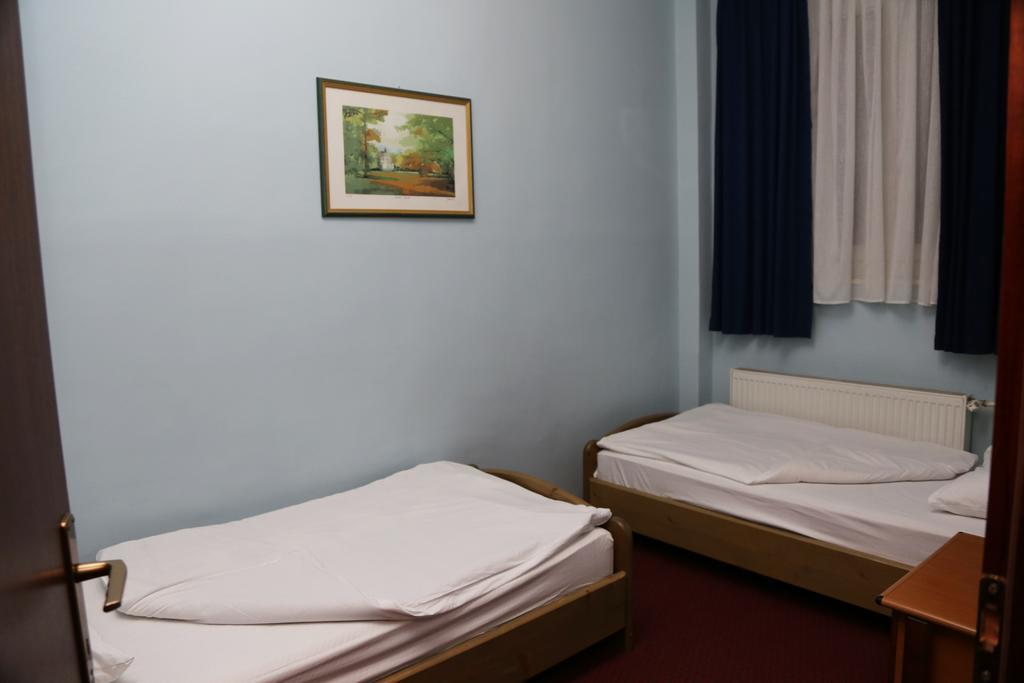 Hotel Carlstadt Karlovac Ruang foto