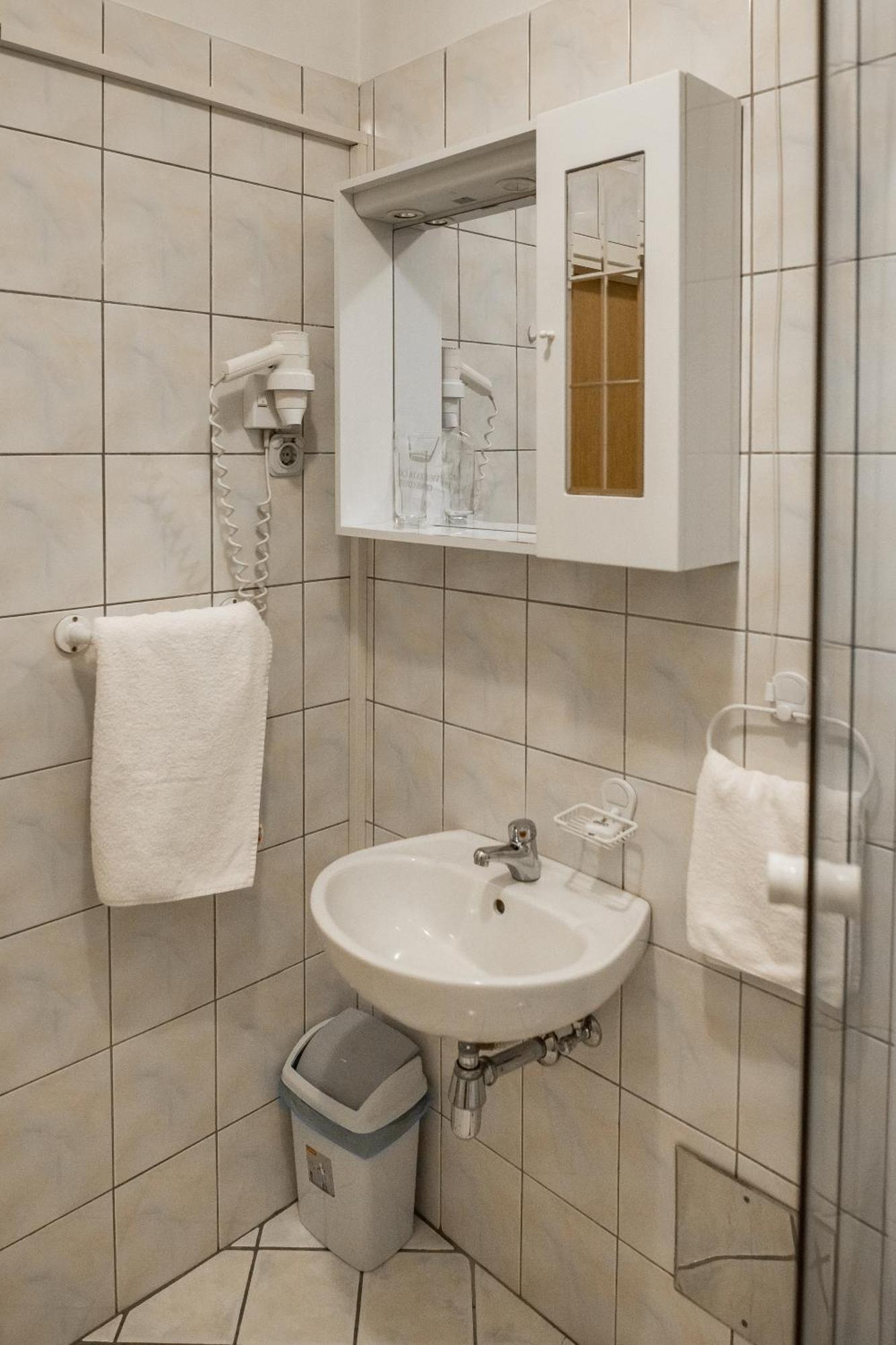 Hotel Carlstadt Karlovac Ruang foto